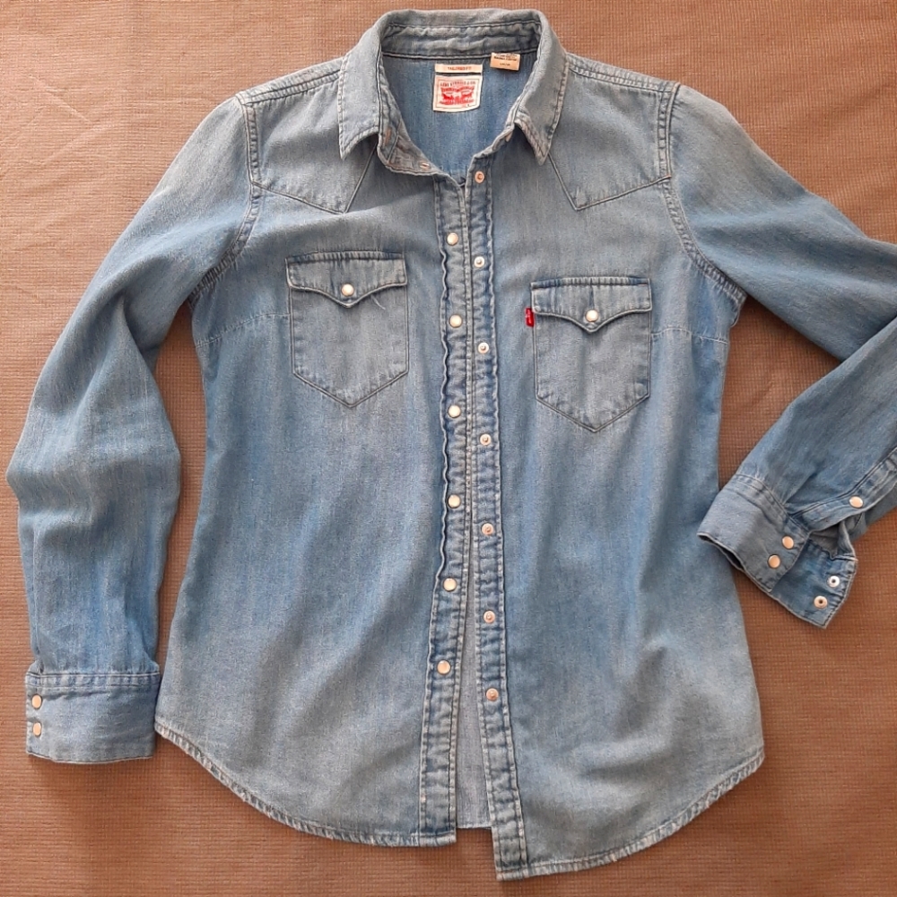 Women Levi's Small size